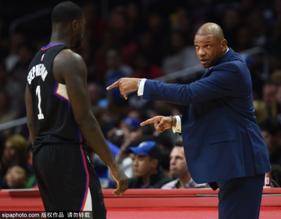  灰熊末节翻盘终结勇士七连胜  