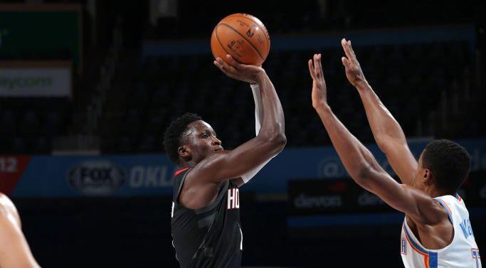  卡昂边后卫插上助攻积极，法甲边路传中制造威胁